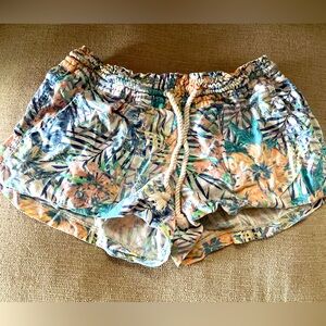 ROXY OCEANSIDE ELASTICIZED SHORTS-Tropical Print Size Medium